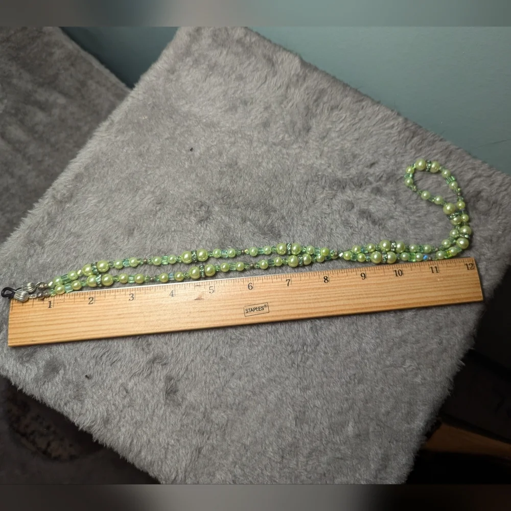 Eye glass Holder Green Beaded  Chain Faux pearl Rhinestone Vintage Style Fancy